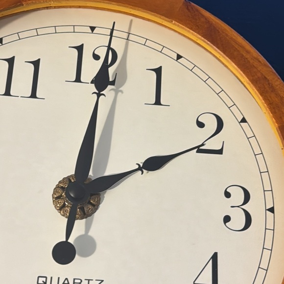 Quartz Patchwork Wood Wall Clock - Kitchen Home Decor Wooden - Picture 3 of 11